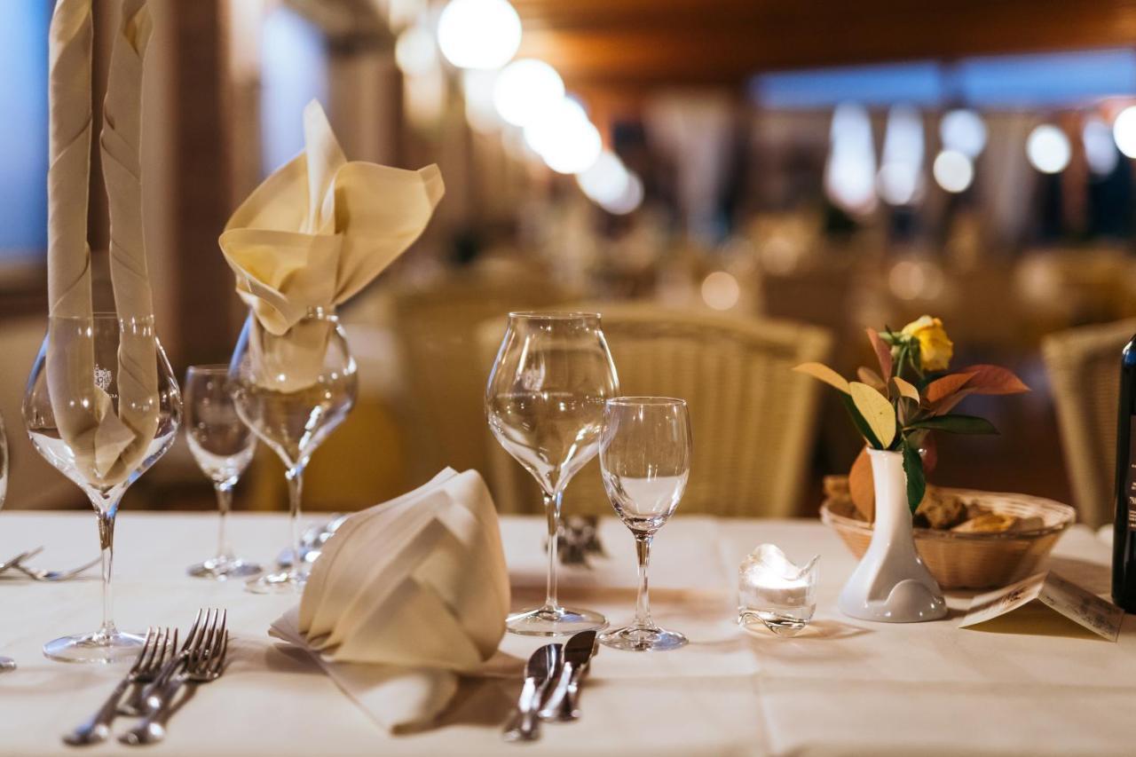 Agrihotel Elisabetta Collemezzano Buitenkant foto