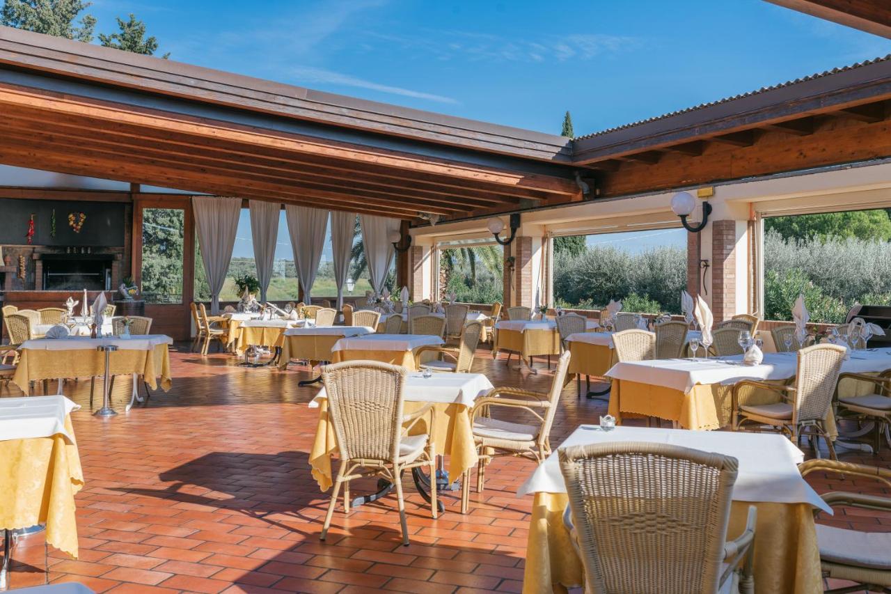 Agrihotel Elisabetta Collemezzano Buitenkant foto