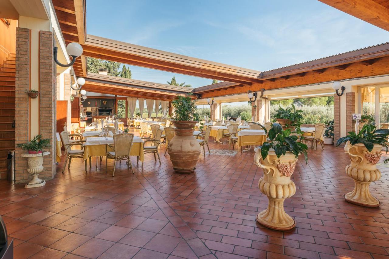 Agrihotel Elisabetta Collemezzano Buitenkant foto