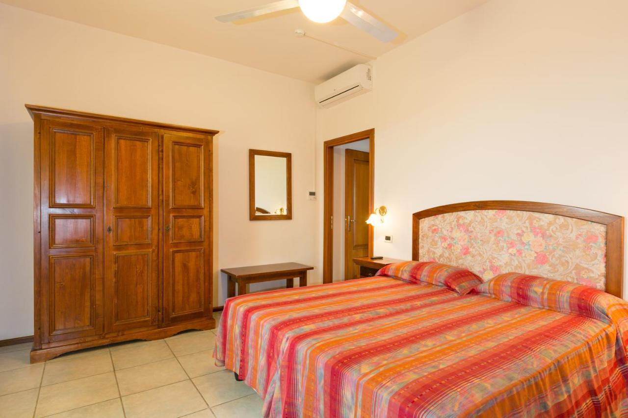 Agrihotel Elisabetta Collemezzano Buitenkant foto